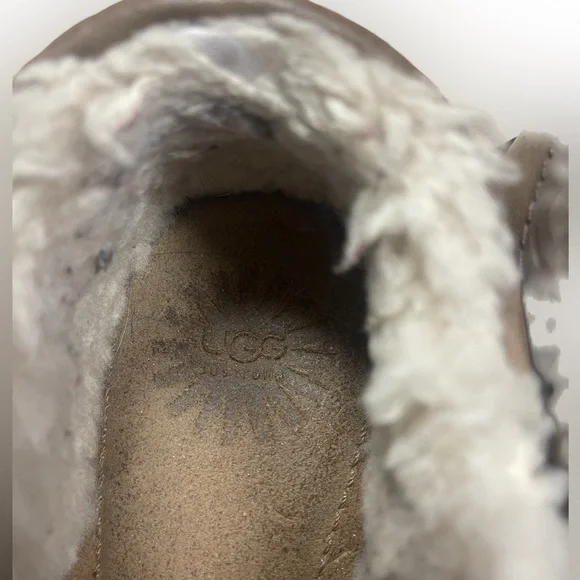 Ugg leather slip-on - Picture 5 of 9